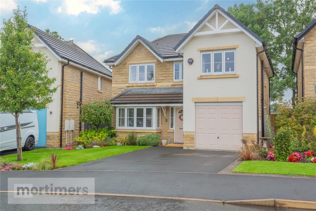 4 bedroom detached house for sale in Primula Crescent, Clitheroe