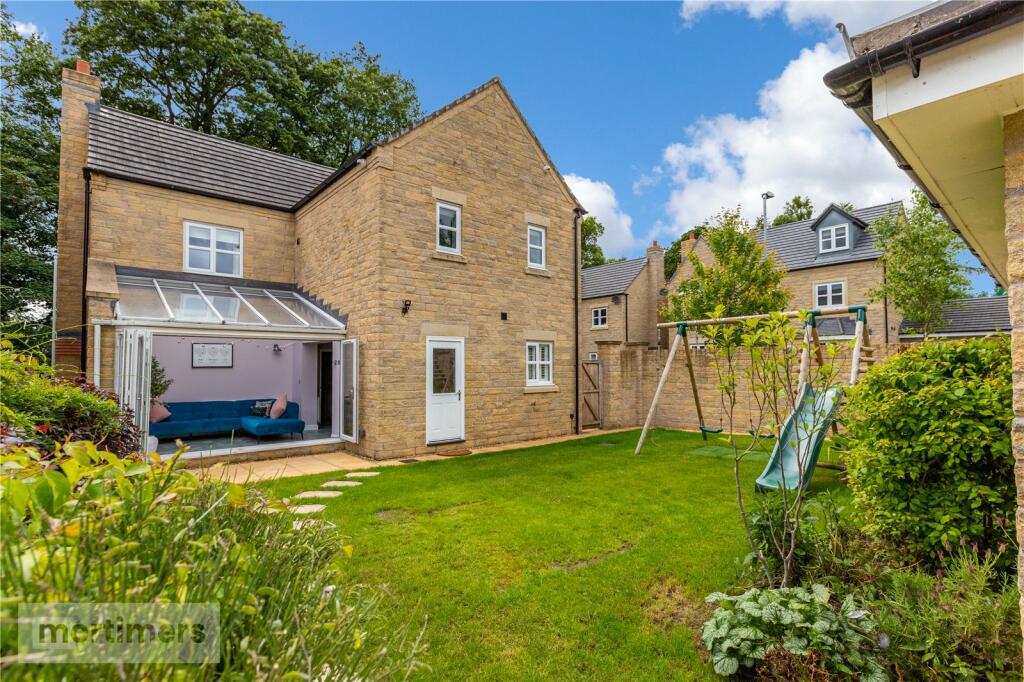 4 bedroom detached house for sale in Elbow Wood Drive, Barrow, BB7