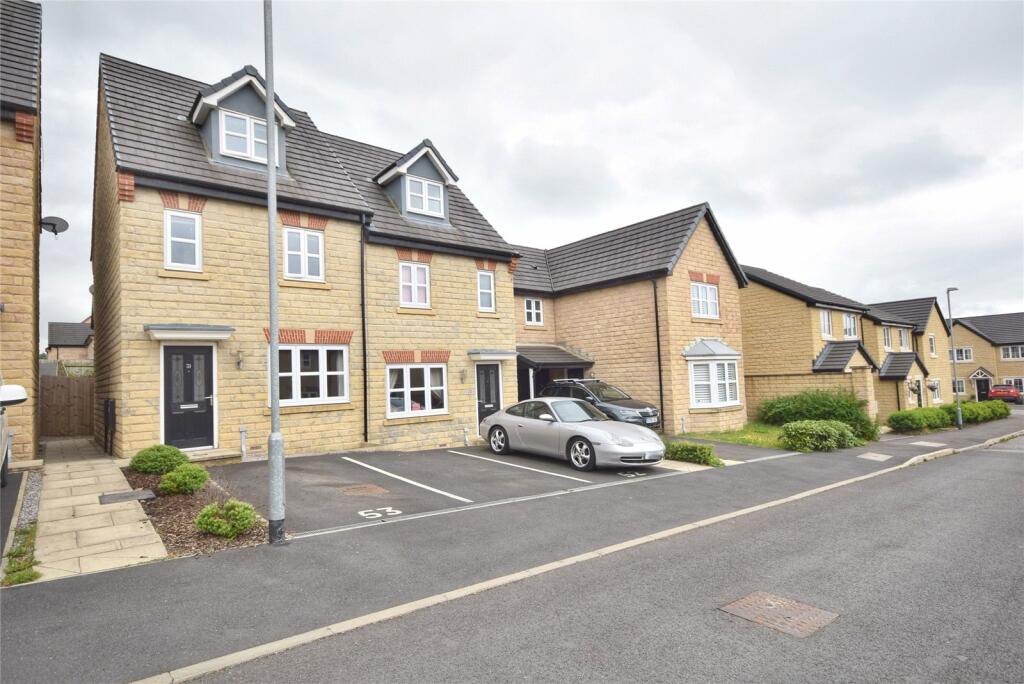 3 bedroom semidetached house for sale in Edward Drive, Clitheroe