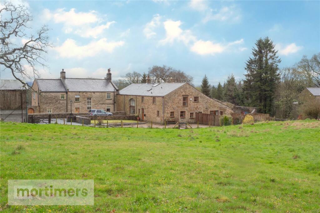 3 bedroom semidetached house for sale in Slaidburn Road, Waddington