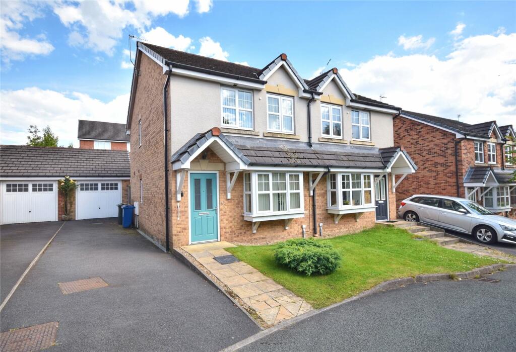 3 bedroom semidetached house for sale in Barrow Brook Close, Barrow