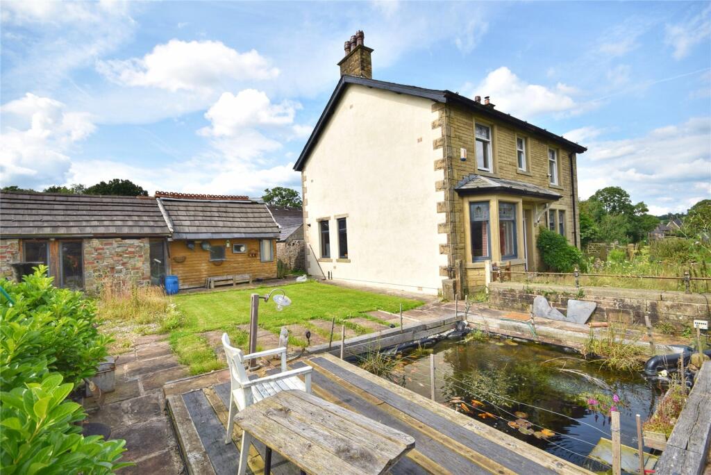 4 bedroom detached house for sale in Waddington Road, West Bradford ...