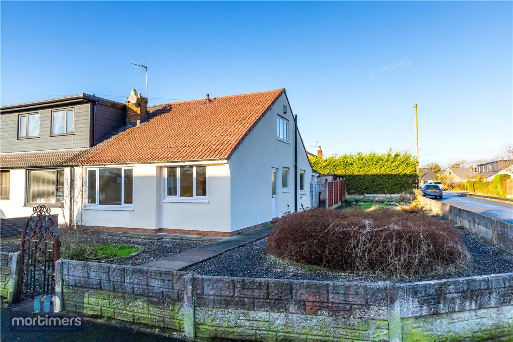 2 bedroom bungalow for sale in Shireburn Avenue, Clitheroe, BB7