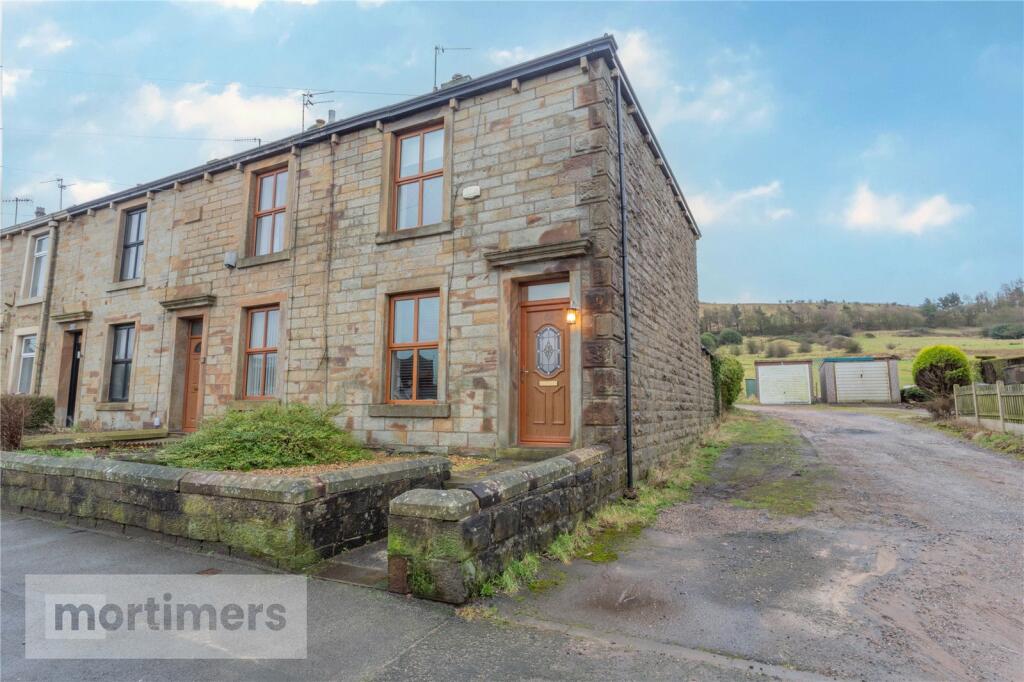 2 bedroom end of terrace house for sale in Burnley Road, Accrington, Lancashire, BB5