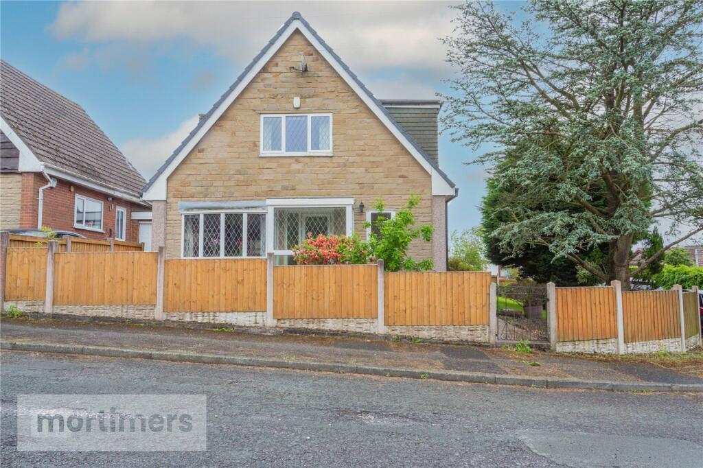 3 bedroom detached house for sale in Larch Road, Oswaldtwistle