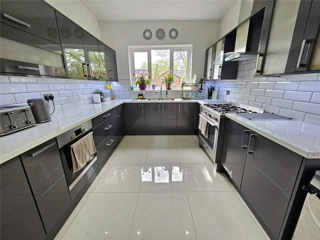 Additional property image - Billinge Avenue, Blackburn, Lancashire, BB2