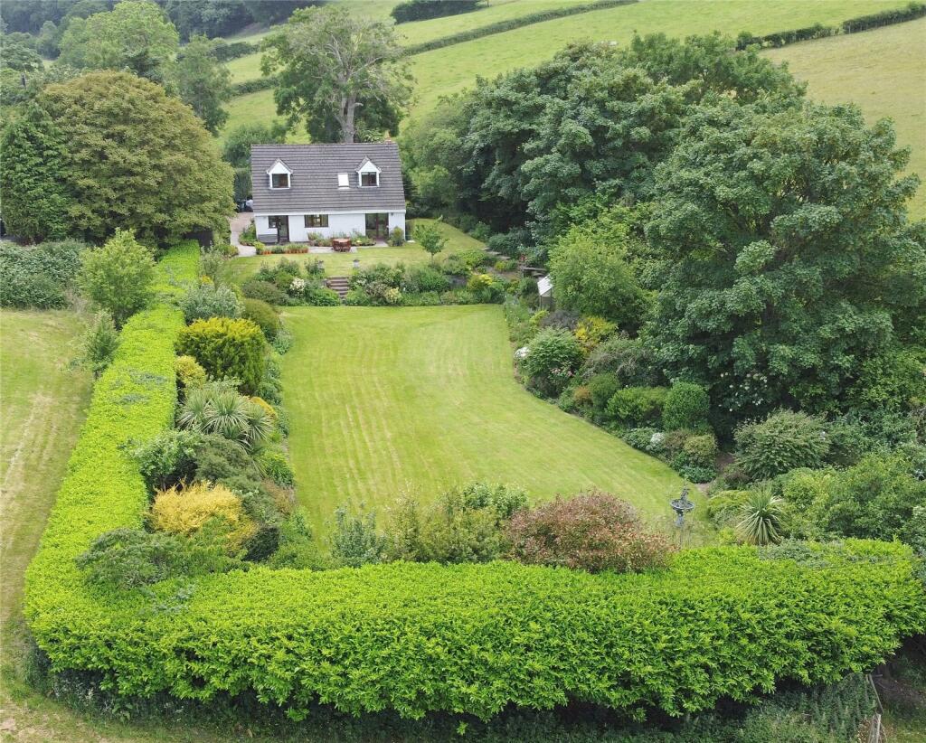 4 bedroom detached house for sale in Cilgwyn Road, Nant Y Glyn Valley