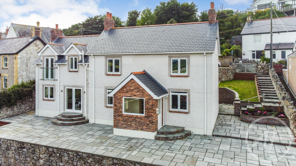 4 bedroom detached house for sale in Pendre Road, Penrhynside