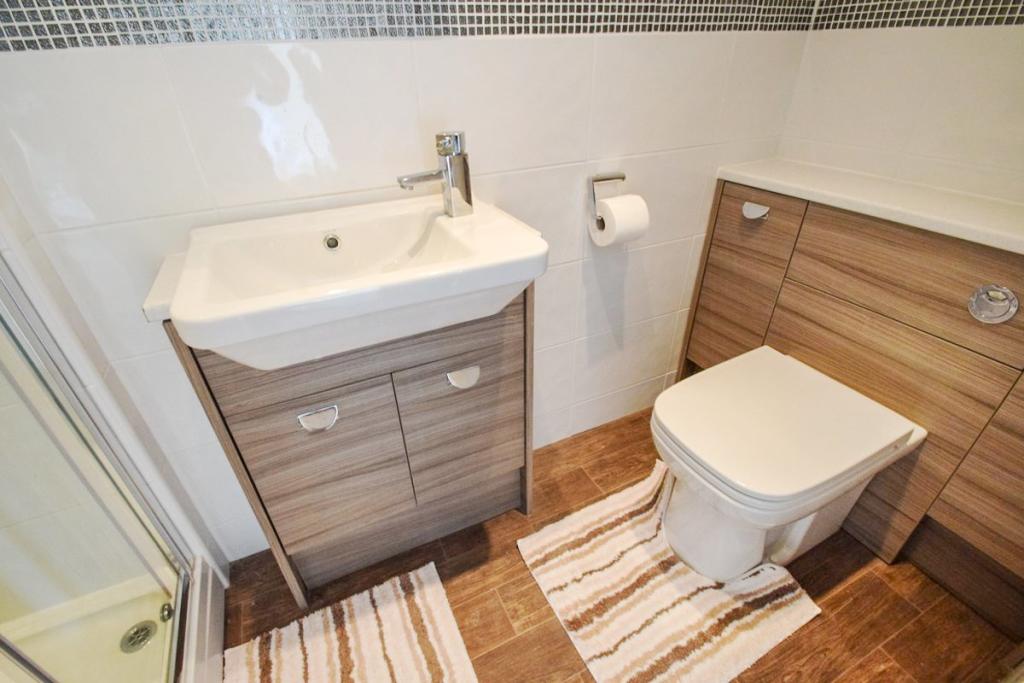 4 bedroom detached house for sale in Pendre Road, Penrhynside