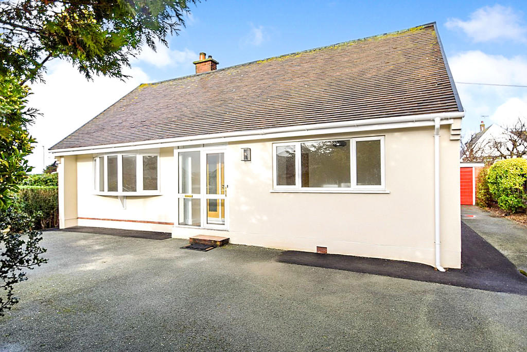 2 bedroom detached bungalow for sale in Penrhyn Avenue, Rhos On Sea, LL28