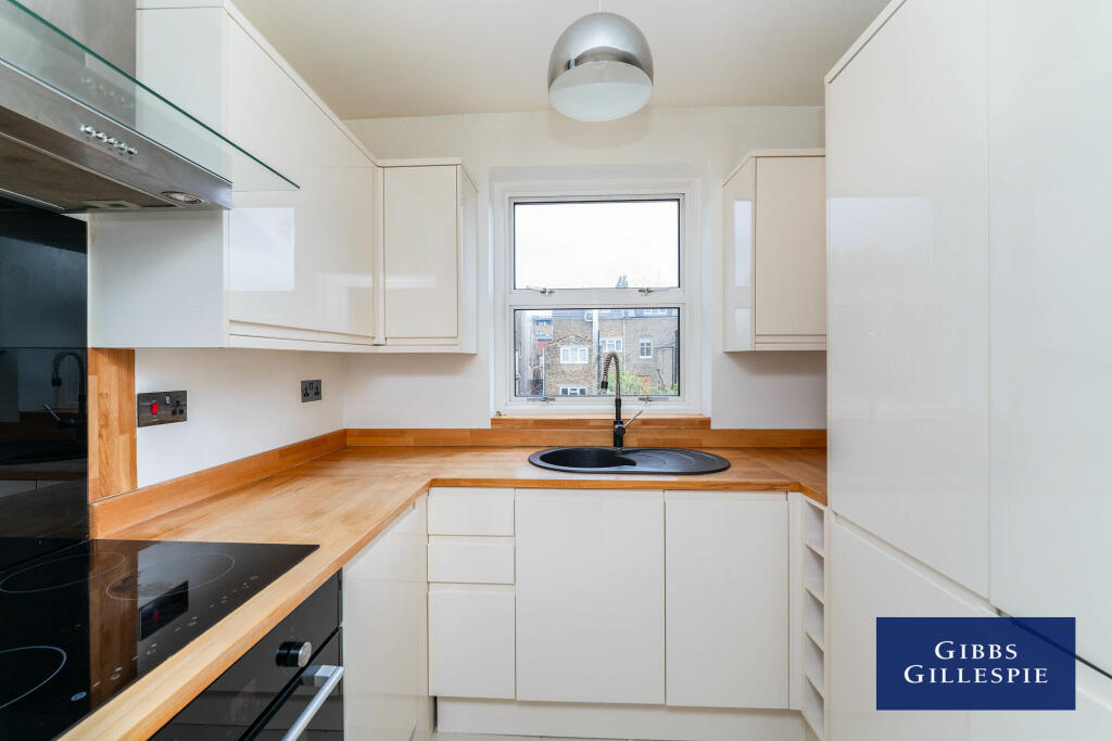 1 bedroom flat for rent in Shirley Gardens, W7