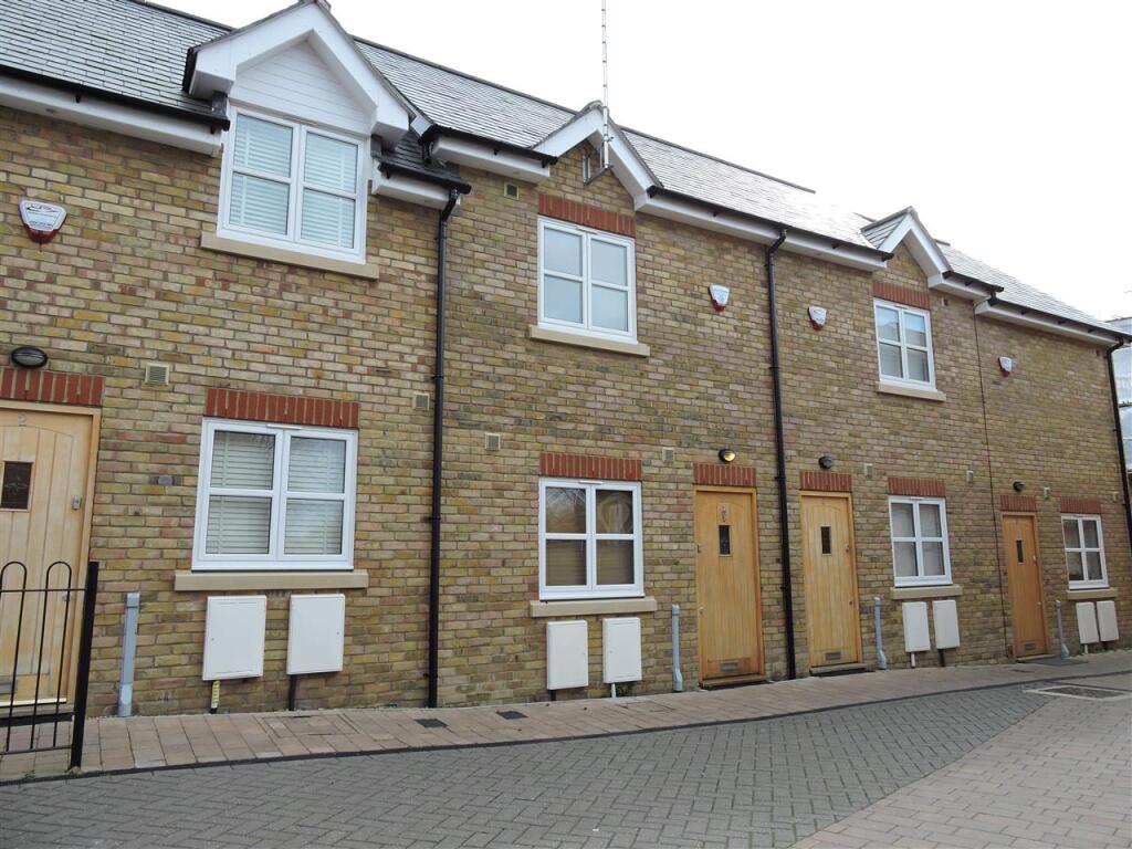 Main image of property: Farrs Mews, Ebury Road, Rickmansworth