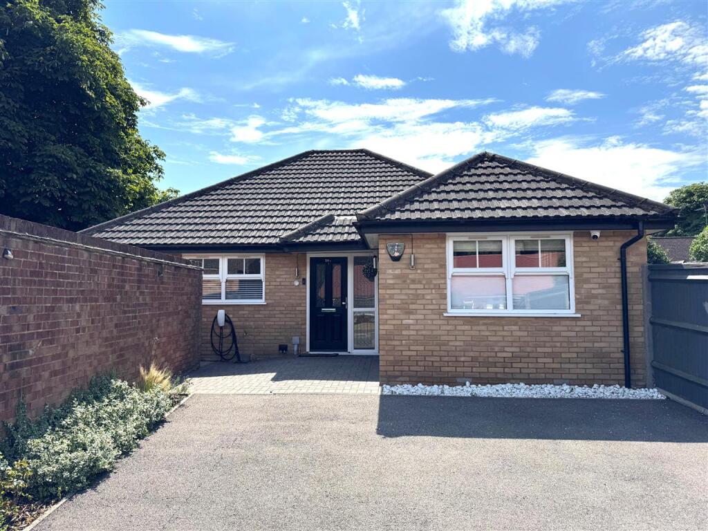 Main image of property: Bullsland Gardens, Chorleywood