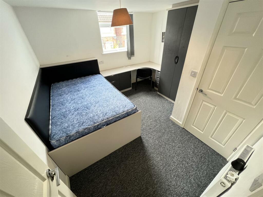 4 bedroom end of terrace house for rent in St. Georges Road, Coventry, CV1