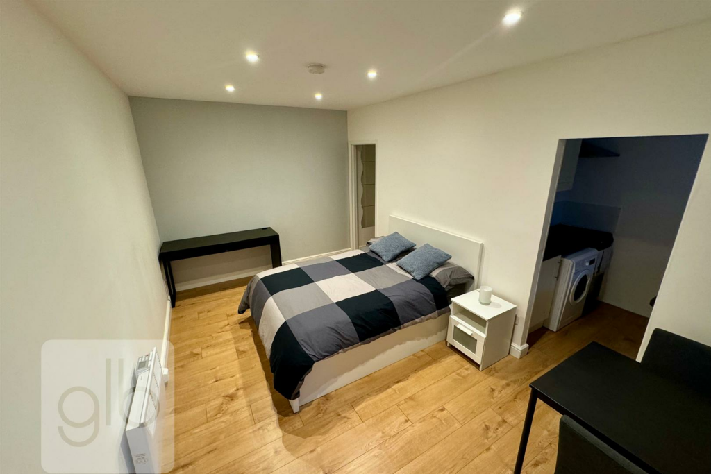 Additional property image - Binswood Avenue, Leamington Spa