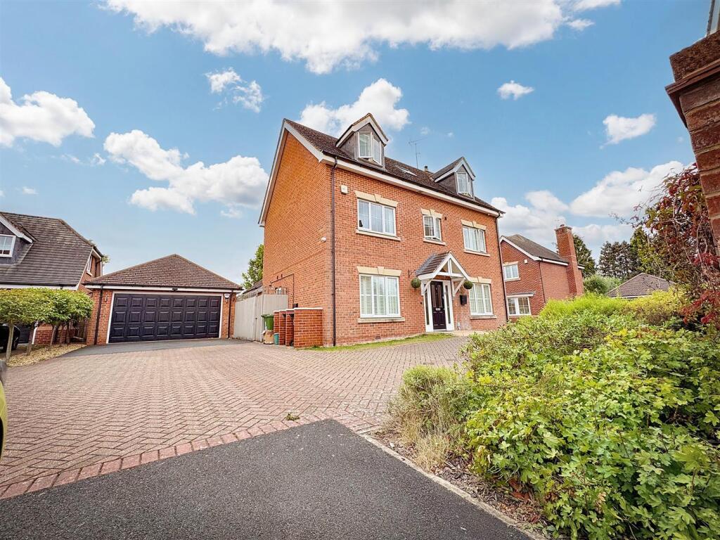 Main image of property: Camel Close, Warwick
