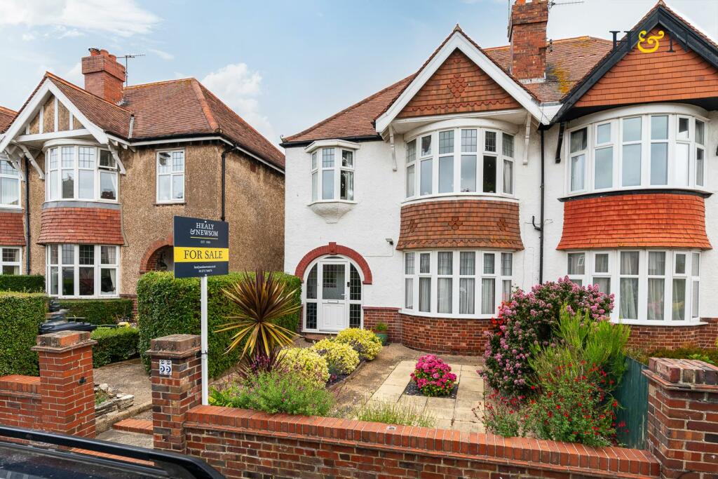 2 bedroom flat for sale in Garden flat, Lawrence Road, Hove, BN3