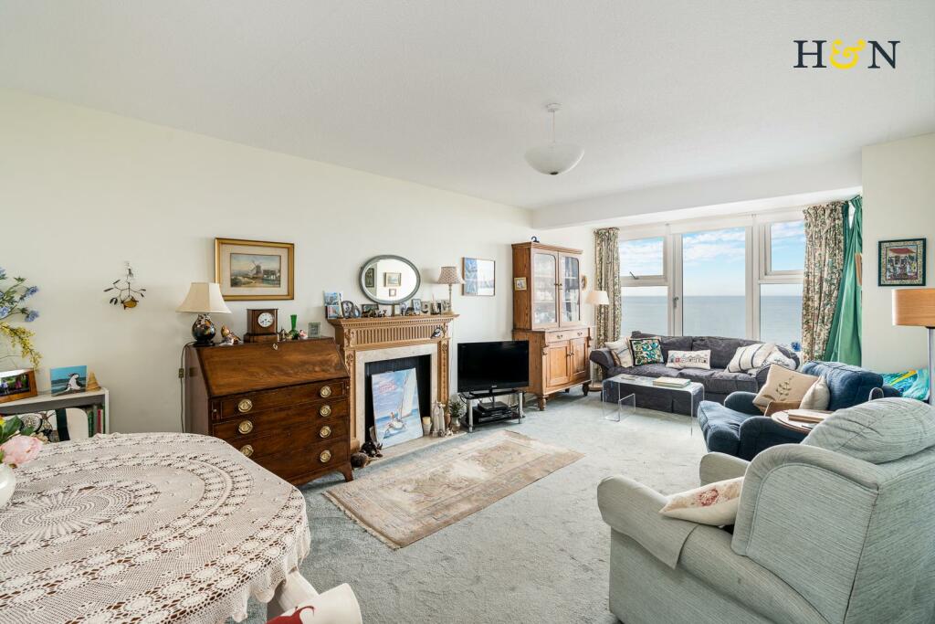 2 bedroom flat for sale in Channings, Kingsway, Hove, BN3