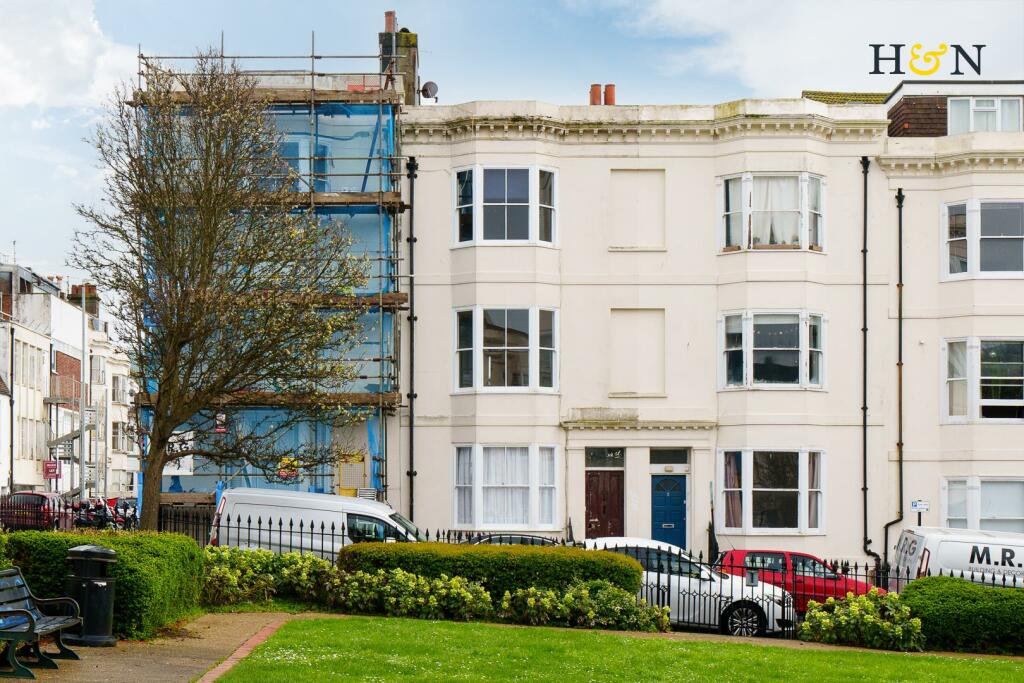 3 bedroom maisonette for sale in Clarence Square, Brighton, BN1