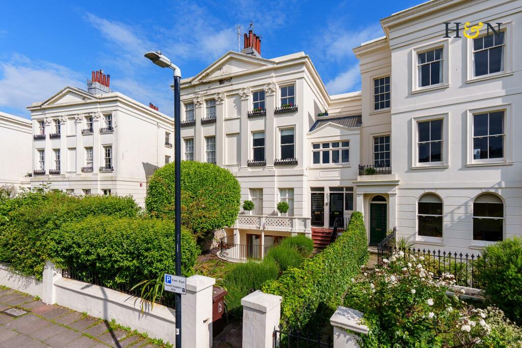2 bedroom flat for sale in Montpelier Crescent, Brighton, BN1