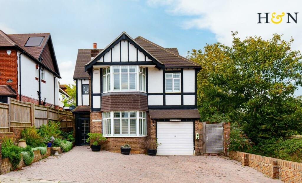 5 bedroom detached house for sale in Woodland Drive, Hove, BN3