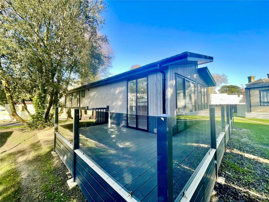 Additional property image - Sandhills Holiday Park, Avon Beach, Mudeford, Christchurch, BH23