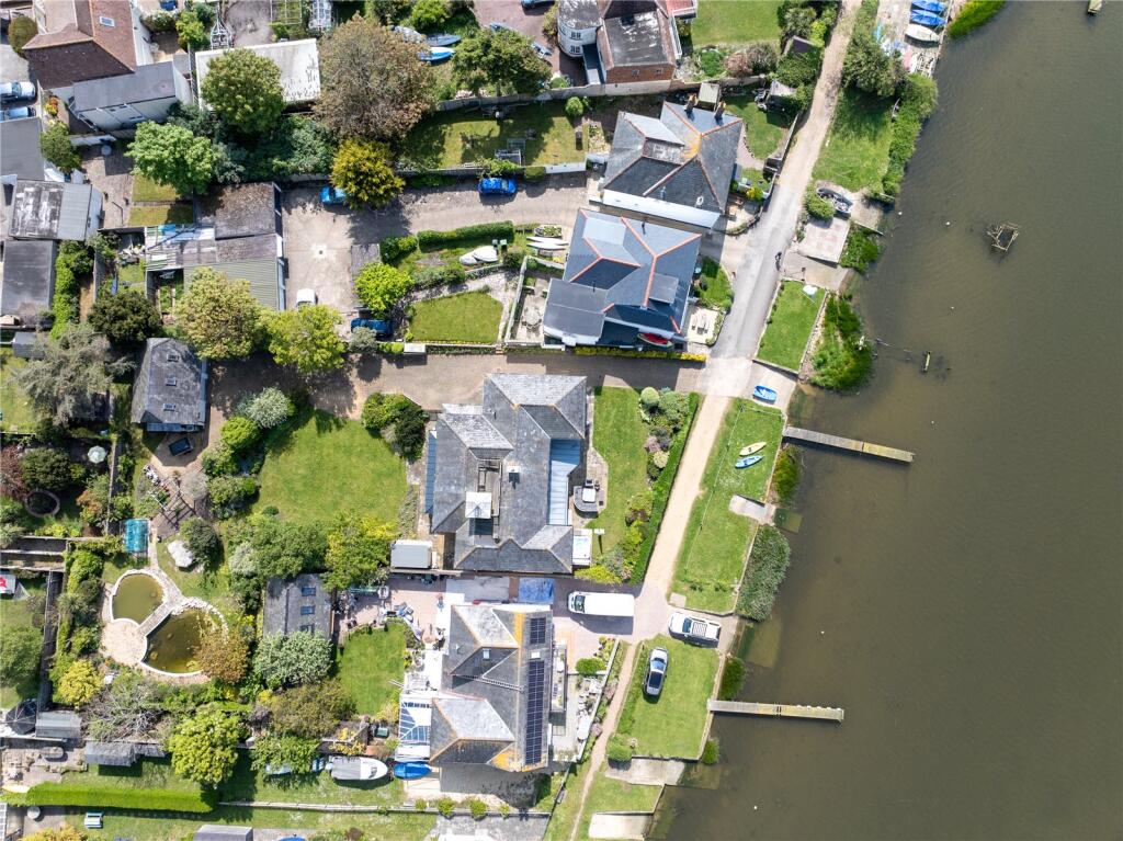 Additional property image - Fishermans Bank, Mudeford, Christchurch, Dorset, BH23