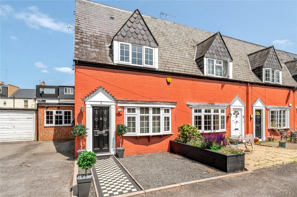 Main image of property: Hunters Mews, Alma Road, Windsor, SL4