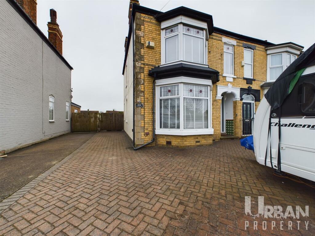 3 bedroom semi-detached house for sale in Holderness Road, Hull, HU9
