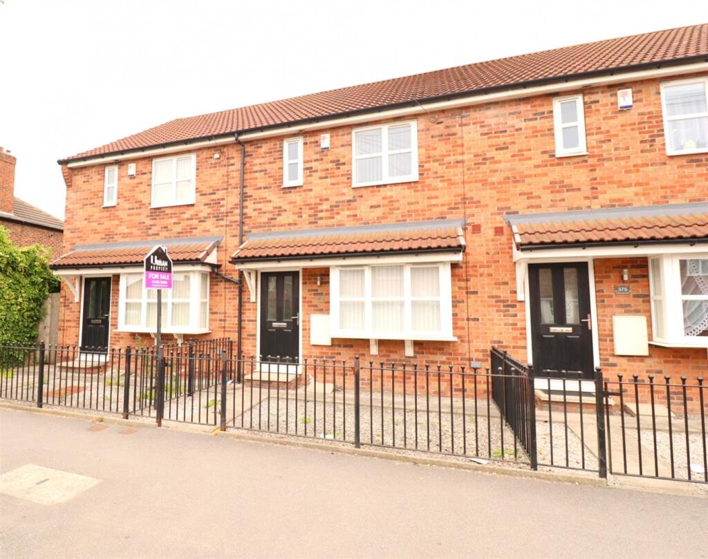 Main image of property: Southcoates Lane, Hull
