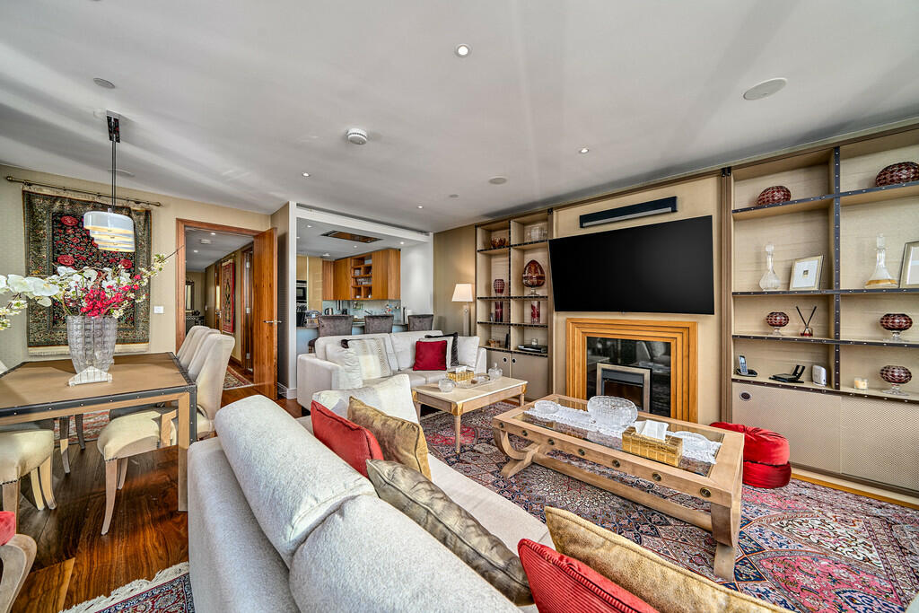 Main image of property: Pinnacle House, Battersea Reach