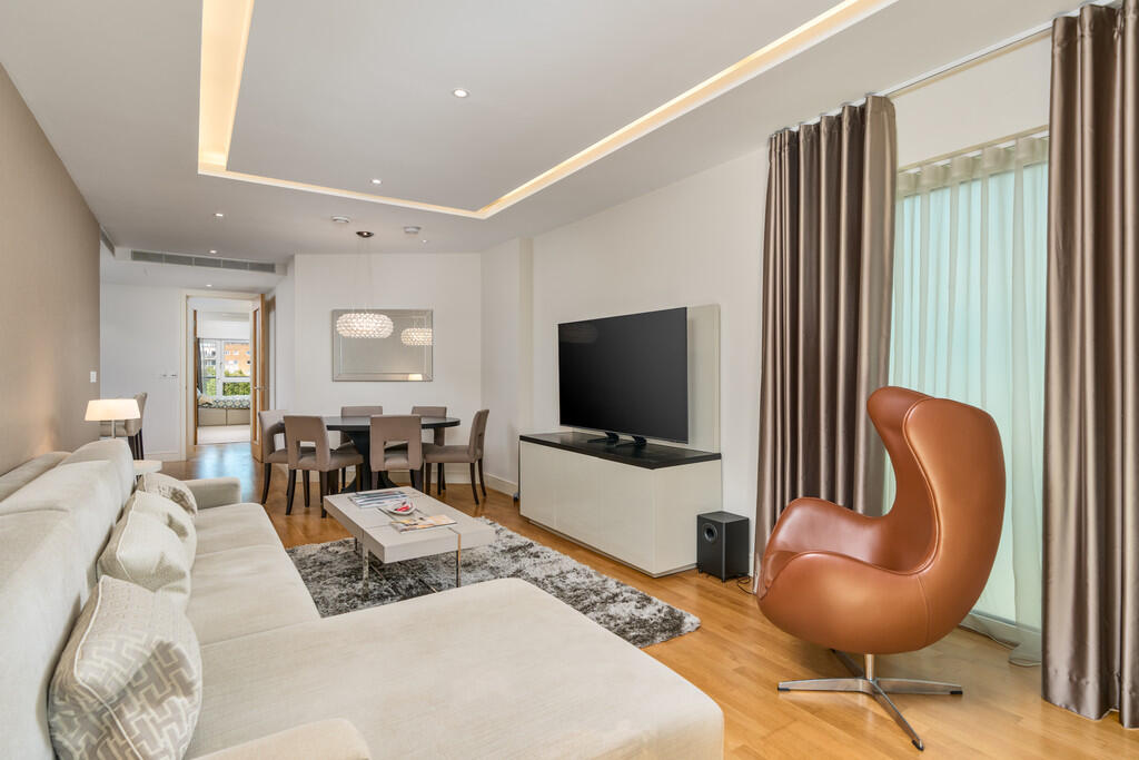 Main image of property: Spinnaker House, Battersea Reach