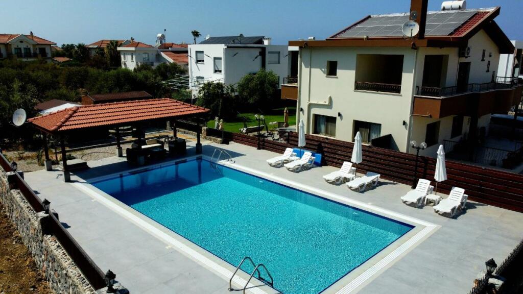 Main image of property: Lapta