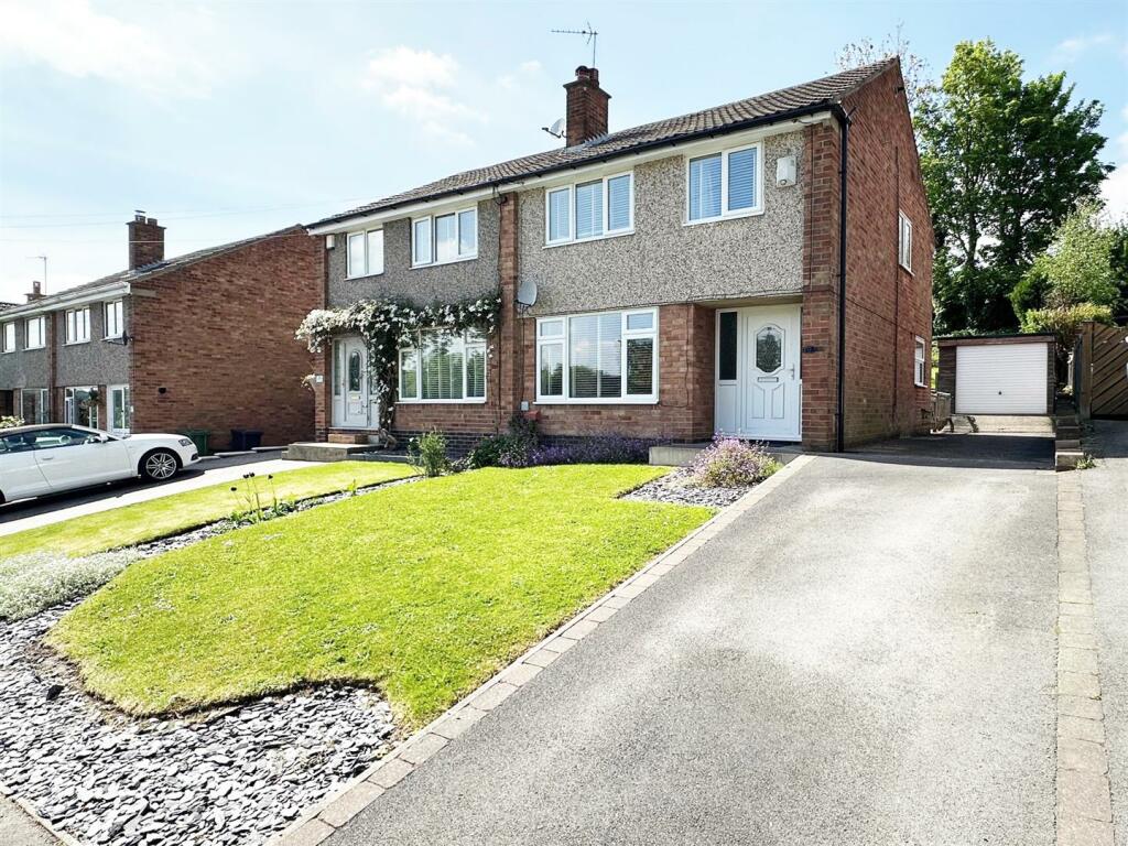 3 bedroom semidetached house for sale in Church Lane, Meanwood, Leeds