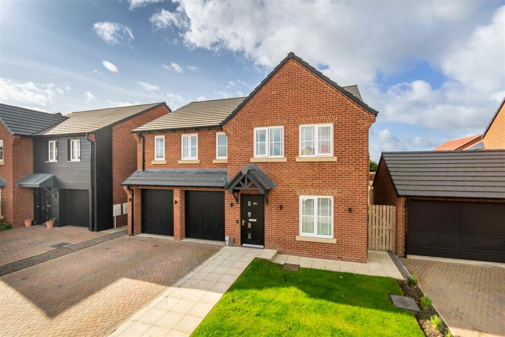 5 bedroom detached house for sale in Broadfield Meadows, Kenton Bank