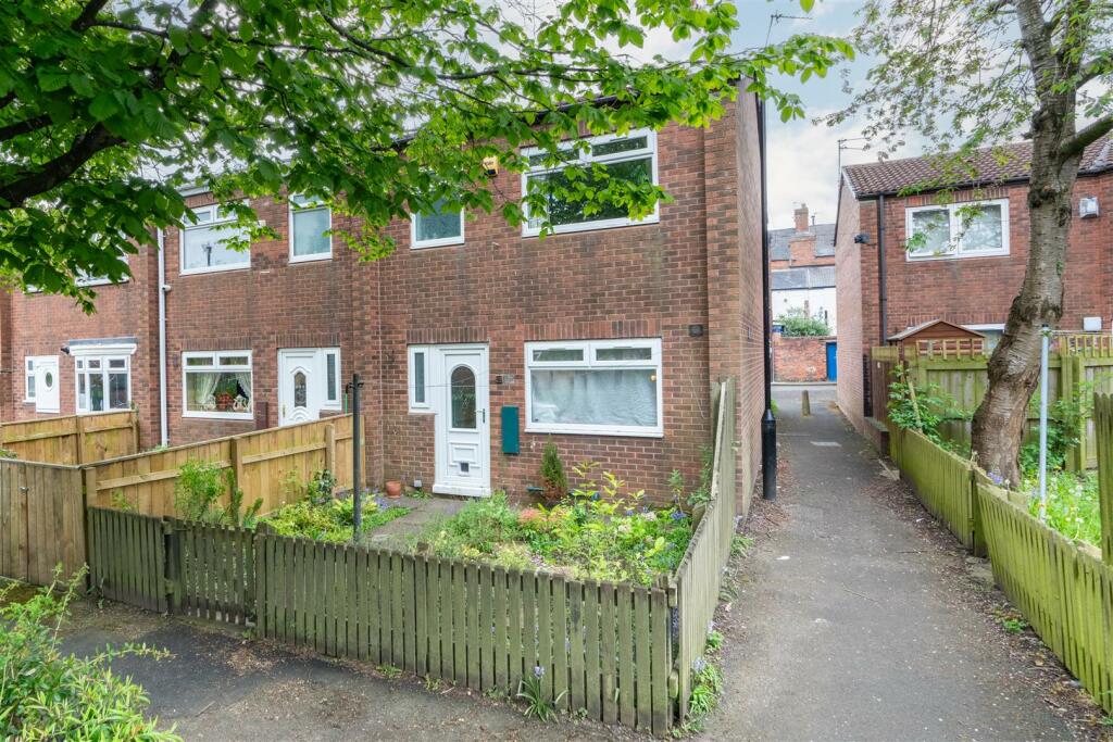 3 bedroom end of terrace house for sale in Cullercoats Street, Walker, NE6