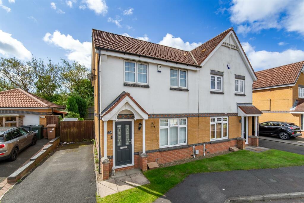3 bedroom semidetached house for sale in Greenhills, Killingworth, NE12