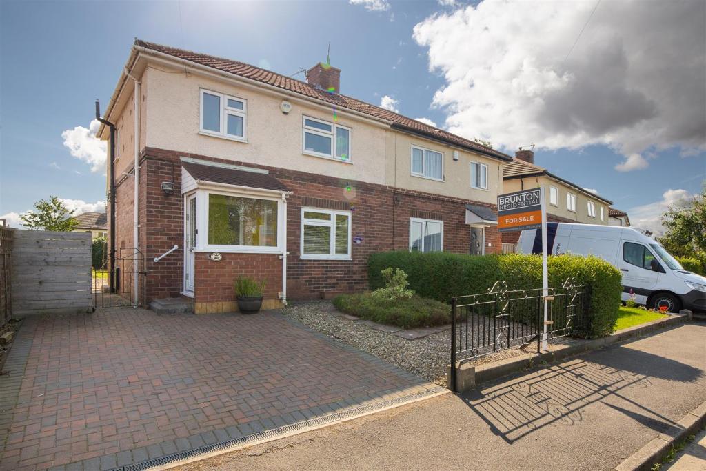3 bedroom semidetached house for sale in Westway, Throckley, Newcastle