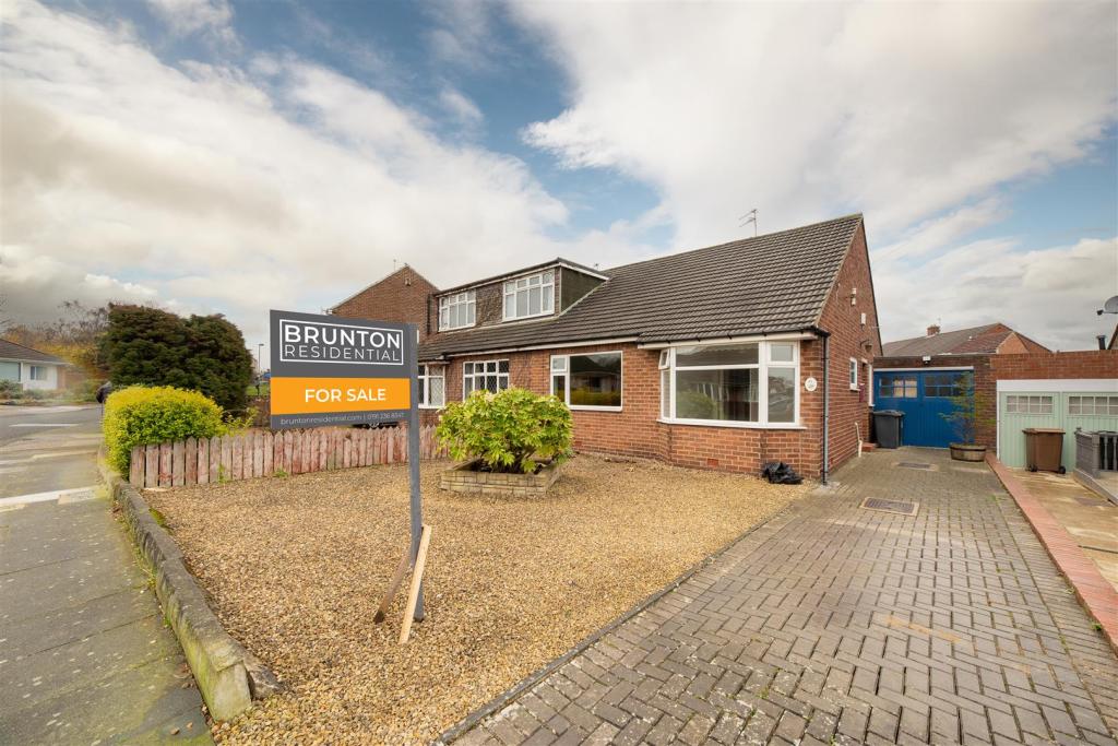 2 bedroom semidetached bungalow for sale in Halton Drive, Wideopen, Newcastle Upon Tyne, NE13