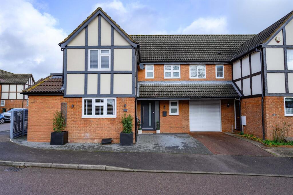 Main image of property: Harlech Road, Abbots Langley, WD5 0BF