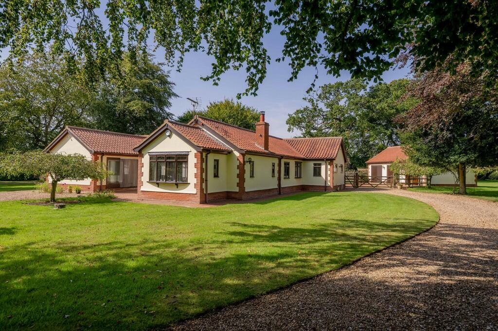 3 bedroom detached bungalow for sale in West Acre Road, Swaffham, PE37