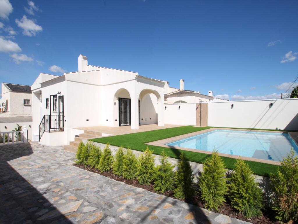 Main image of property: Valencia, Alicante, Torrevieja