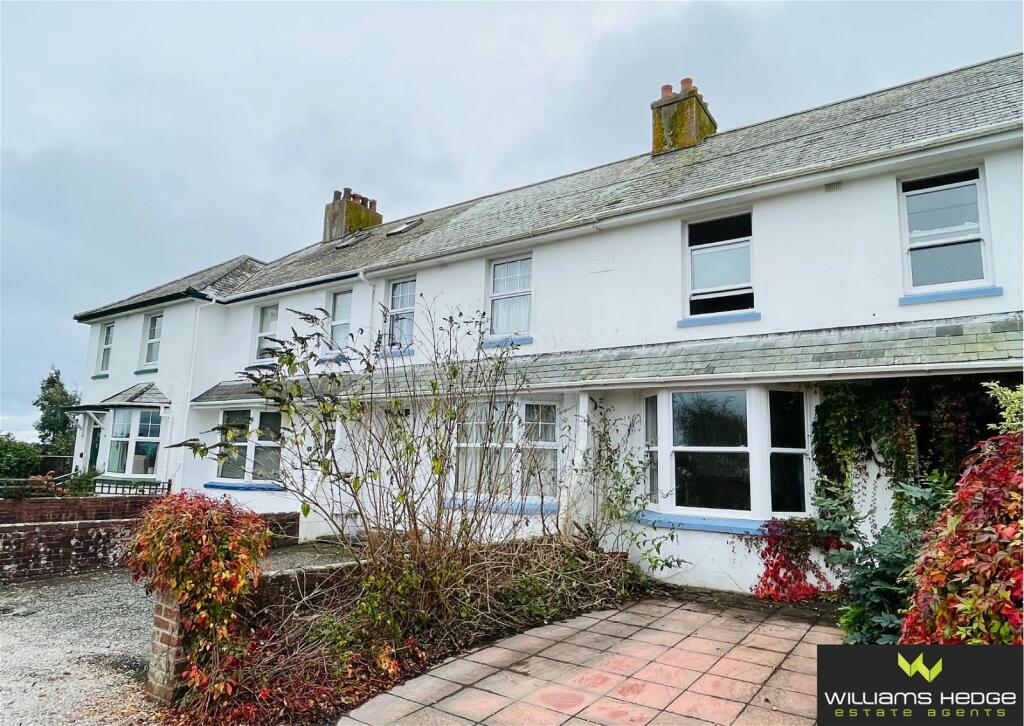 3 bedroom terraced house for sale in Higher Furzeham Road, Brixham, TQ5