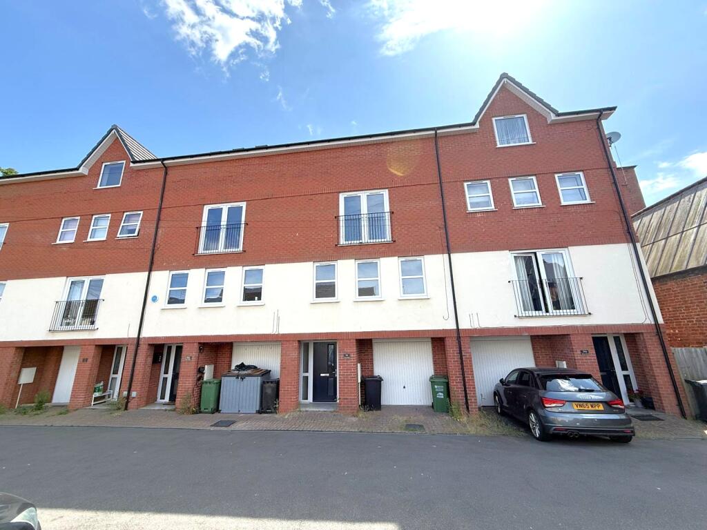 Main image of property: New Road, Kidderminster, DY10
