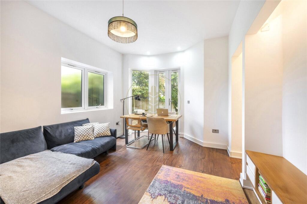 Main image of property: High Road, Finchley, London, N2