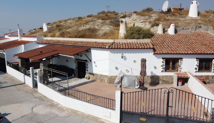 Main image of property: Los Olivos, Granada, Andalusia