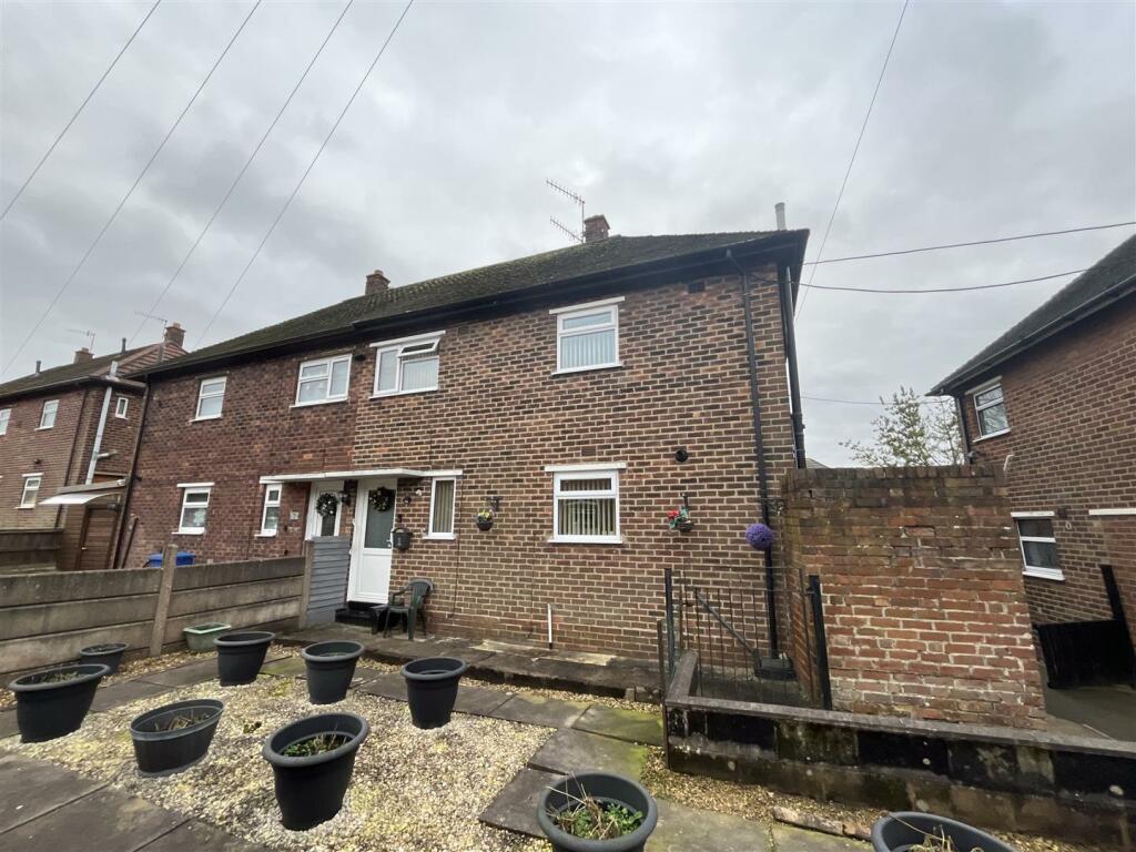 2 bedroom semi-detached house for sale in Emsworth Road, Blurton, Stoke-On-Trent, ST3
