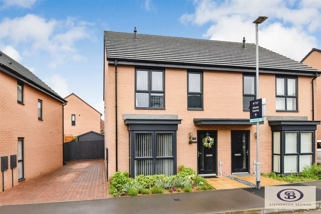 3 bedroom house for sale in Shetland Drive, Newcastle Under Lyme, ST5