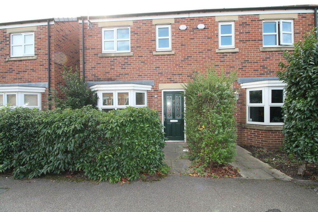 3 bedroom semidetached house for sale in Sidings Place , Fence Houses