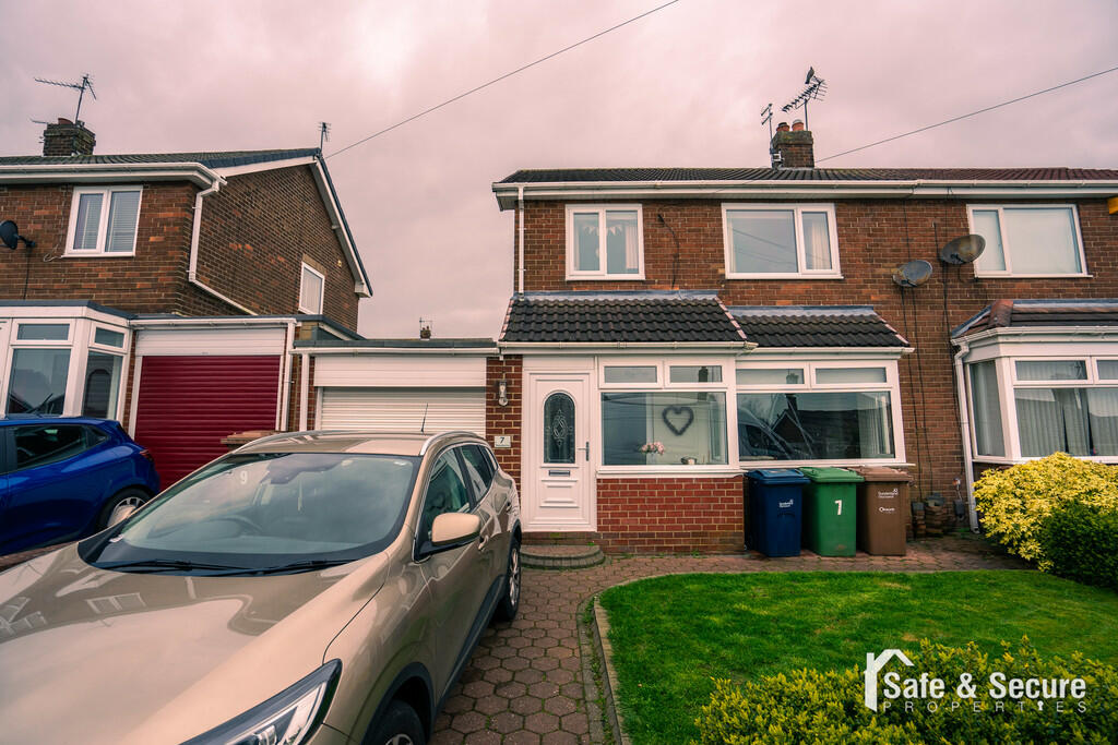 3 bedroom semidetached house for sale in Westmorland Avenue, Garden